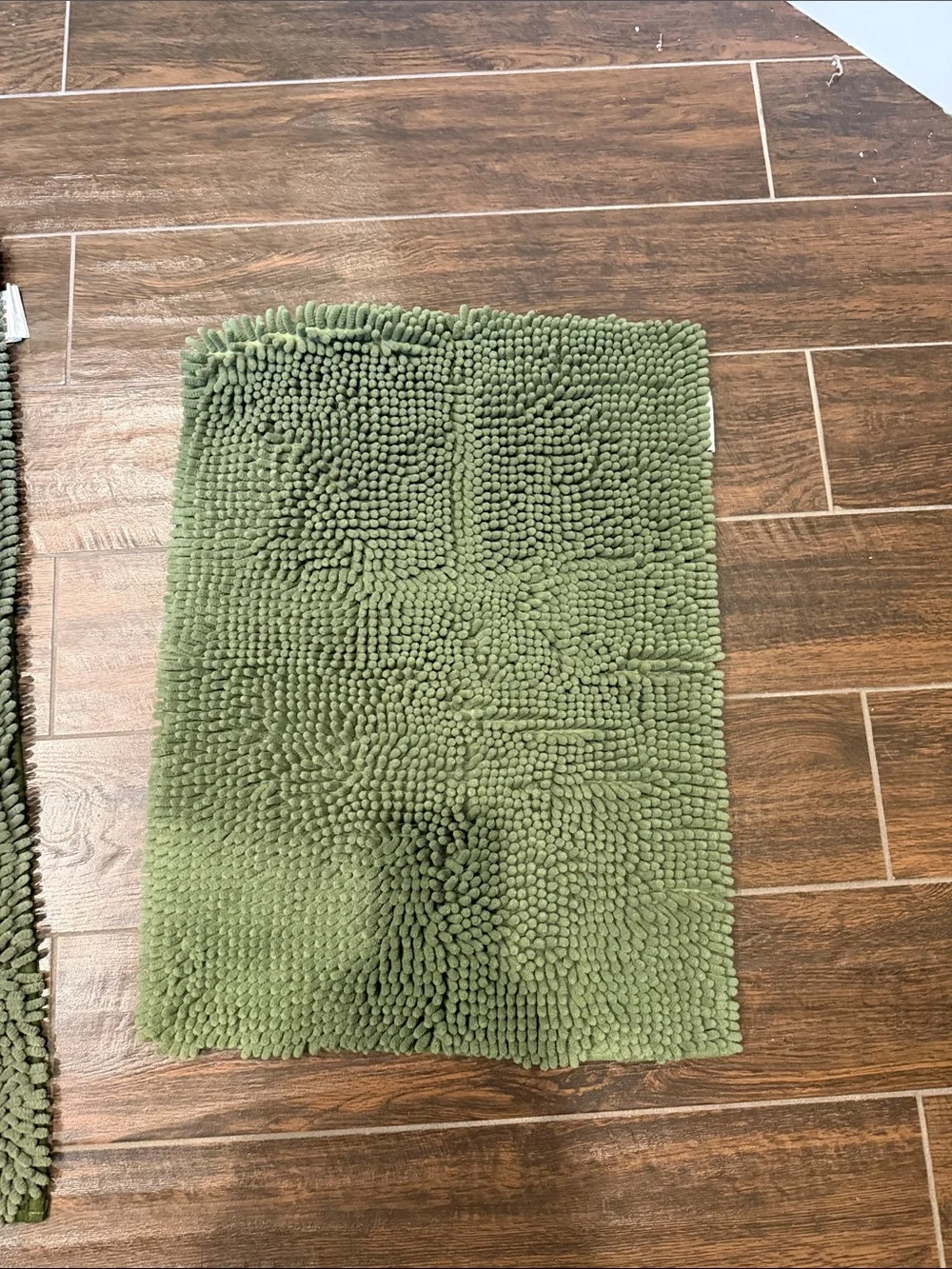 Plush Green Chenille Bath Rug Set - Soft Absorbent Mat